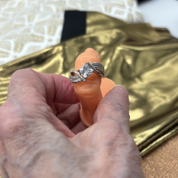 Diamonique Bypass Princess Ring, ss/rhodium, sz 6, just gently worn - Picture 7 of 8